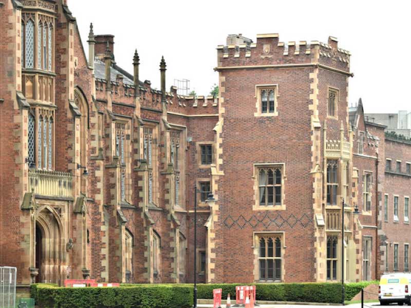 queens-university-belfast exterior