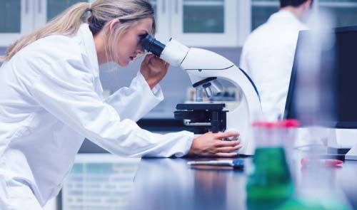 Medicine student in Lab